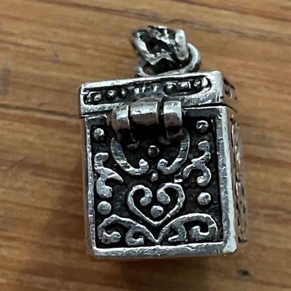 Sterling Silver 925 Prayer Box Pendant Charm Signed Vintage Ornate - Picture 5 of 13